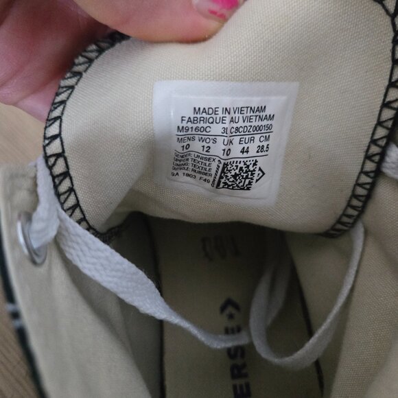 Converse Chuck High Top, Black, Size 10 Men's, 12 Women's, Like new condition - Picture 7 of 9